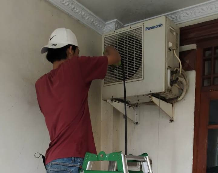 
	
	
	
		Reparasi AC Air Conditioner Panggilan
		
		 Terdekat
		
	
	
	- Terpercaya dengan Teknisi Cakap
	
